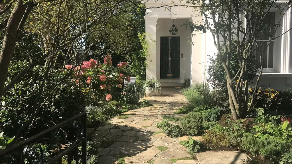 Hard and Soft Landscaping project in Holland Park London showing Yorkestone paving slabs