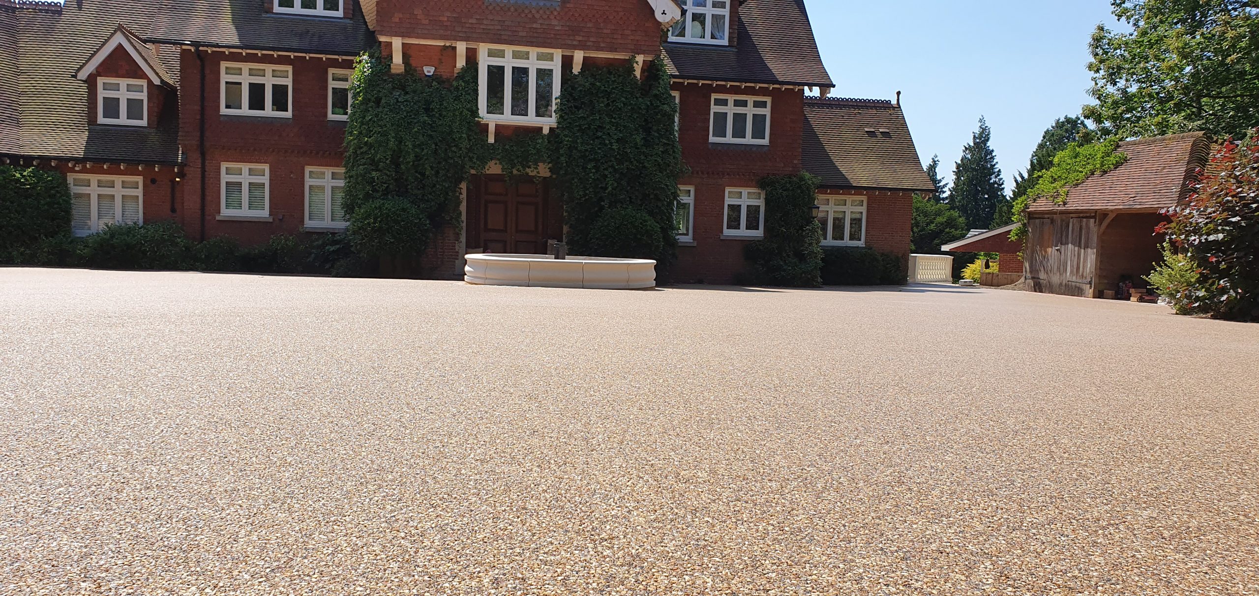 resin bound driveway installed by Greestone Landscapes in Sevenoaks