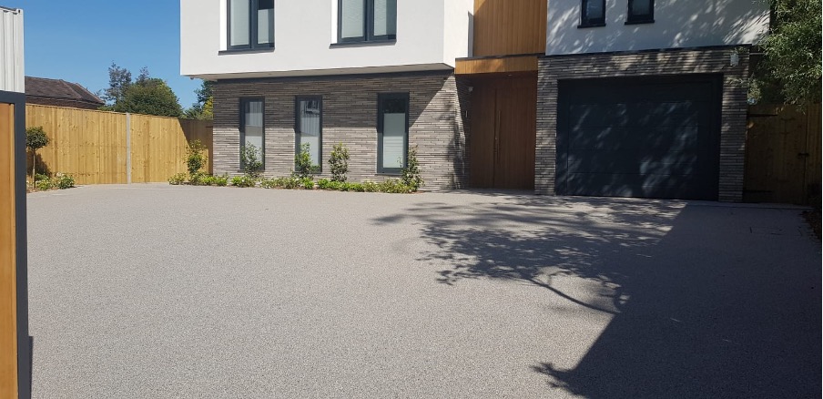 silver moon coloured resin bound driveway installation in London